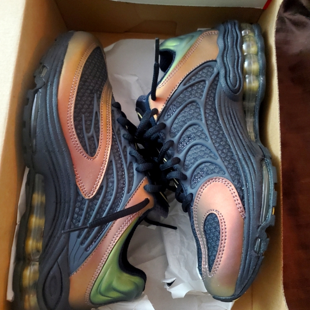 Nike Air Tuned Max Black/Celery-Dark Charcoal Men's Size 8